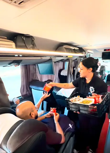 Lanche servido aos passageiros