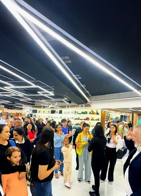 Grupo em loja de Ciudad del Este